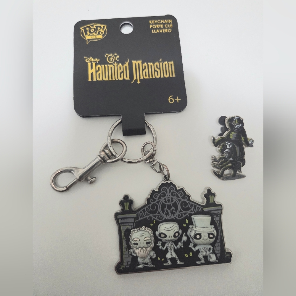 Disney Haunted Mansion Keychain And Pin Set